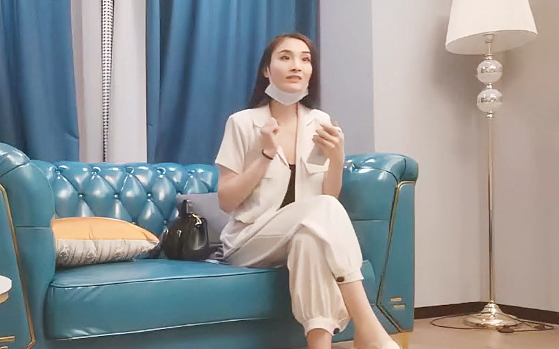 情趣护士装调情妹子自摸翘起屁股扭动开档黑丝大屁股骑乘撞击